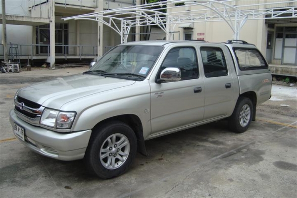 ขายรถกระบะTOYOTA SPORT CRUISER 4ประตูถูกๆ ด่วน