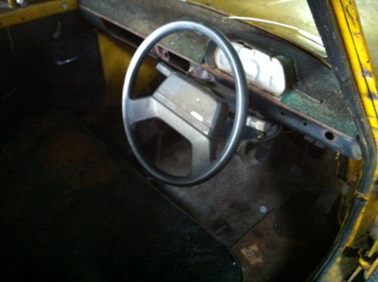 ขายรถกระบะเล็กmazda800แห้งๆทะเบียนโอน