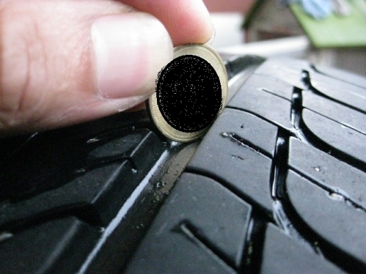 ขายยางmaxxis bravo 600 235/70/15 ปี11