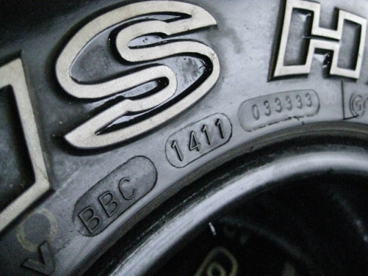 ขายยางmaxxis bravo 600 235/70/15 ปี11