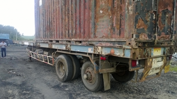 2หาง...ขายไม่แพง เล่มพร้อม ม.79ไว้ หางพื้นเรียบเหล็กของPANUSและหางก้างปลา KS สปริง .... 2หาง...ขายไม่แพง เล่มพร้อม ม.79ไว้ หางพื้นเรียบเหล็กของPANUSและหางก้างปลา KS สปริง ....