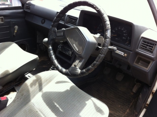 ขายฮีโร่ตอนเดียวยกสูง ขายฮีโร่ตอนเดียวยกสูง