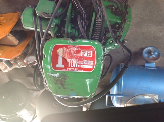 ขายรอกไฟฟ้าเก่าญี่ปุ่น ยี่ห้อ speed ขนาด 1 ตัน พร้อมตัววิ่งซ้าย-ขวา สภาพสวยมากๆ