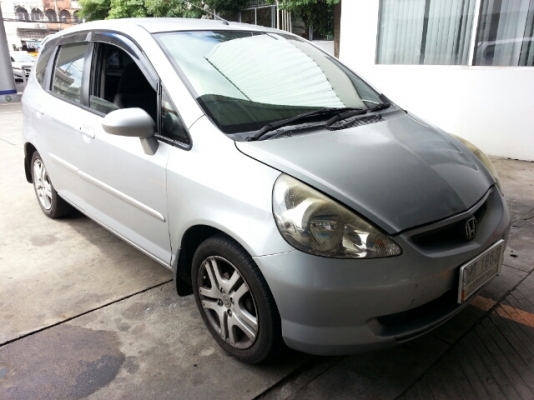 HONDA JAZZ 04 พร้อมใช้ตืดแก๊ส HONDA JAZZ 04 พร้อมใช้ตืดแก๊ส