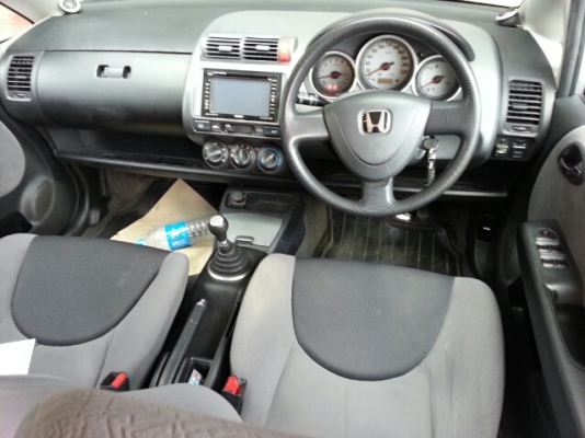 HONDA JAZZ 04 พร้อมใช้ตืดแก๊ส HONDA JAZZ 04 พร้อมใช้ตืดแก๊ส