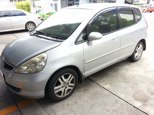HONDA JAZZ 04 พร้อมใช้ตืดแก๊ส