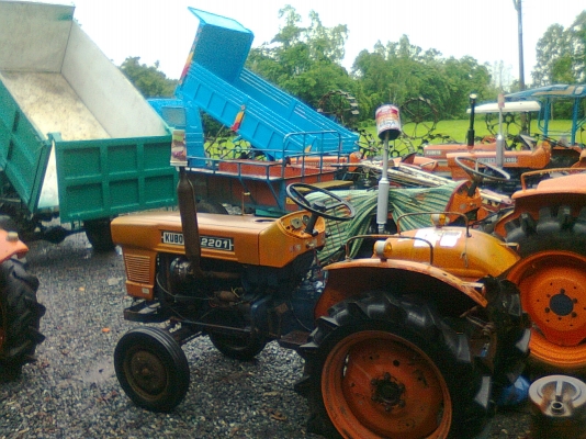 NEW!!! อีแต๋น 4 ล้อดั้ม ตอนนี้มีให้เลือก 2 คันครับ...