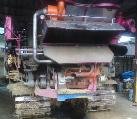 ขายด่วน รถเกี่ยวข้าว ส.ทวีพัฒนา สภาพดีพร้อมทำงานได้เลย เครื่องยนต์ 220 HP เทอร์โบของมิตซูบิชิ 6D17 TURBO อุ้มขวาปรับระดับ 2.5 ตัน ปั๊มไดกิ้นเบอร์ 22 ช่วงล่างใหญ่ตัวเดินนอก PC-200 สภาพดีพร้อมใช้งาน ราคาต่อรองได้ครับ