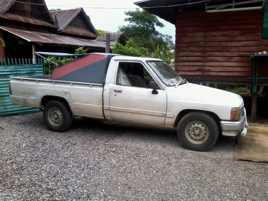 Toyota Hilux Hero สีขาว เครื่องดีเซล 2.45เครื่องดีแน่น ไม่เยิ้ม