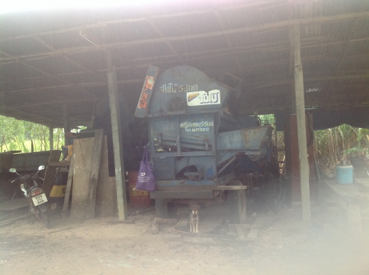 ขาย รถ4ล้อ พร้อมตู้นวดข้าว รุ่นไทยเส็งยนต์ จัมโบ้5500 ขาย รถ4ล้อ พร้อมตู้นวดข้าว รุ่นไทยเส็งยนต์ จัมโบ้5500