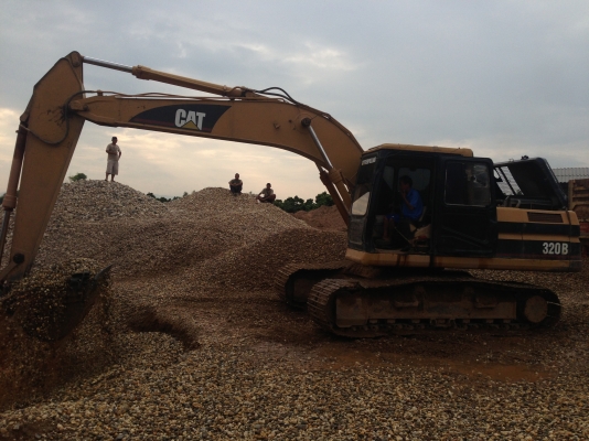 ขาย CAT 320V1 สภาพสวยพร้อมใช้งาน ติดต่อได้ที่คุณบอย น่าน 090-4687580,081-0469209