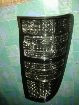 ขาย ไฟท้าย vigo LED ราคา 1300 บาท 0865368081