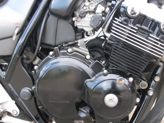 ร้าน บรีส ไบค์ ช็อป นครสวรรค์ -HONDA SF400 VTEC นักเรียน ปี2000