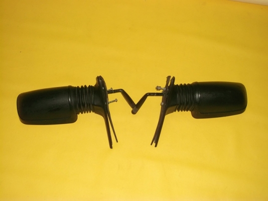 ขายกระจกเเต่งรถยนต์สภาพสวย