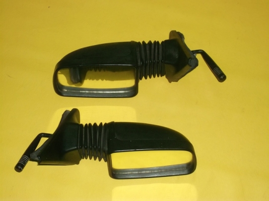 ขายกระจกเเต่งรถยนต์สภาพสวย