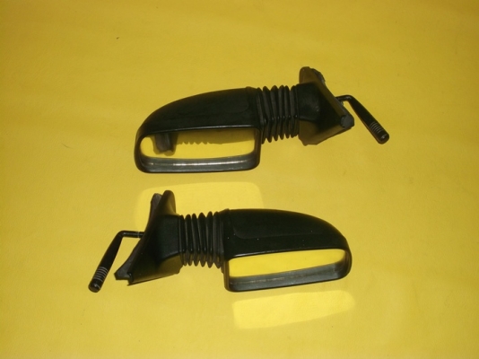 ขายกระจกเเต่งรถยนต์สภาพสวย