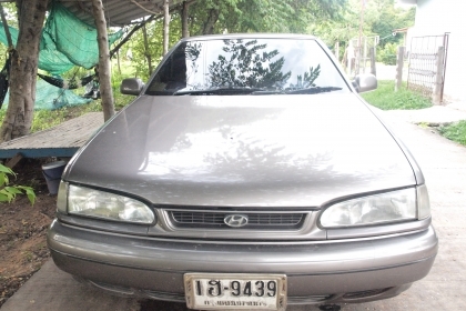 ขายรถเก๋งวิ่งทางไกลซักคันครับ ฮุนได โซนาต้า เครื่อง 2000 เกียร์ออโต้   ขายที่ 53000 บาทครับ