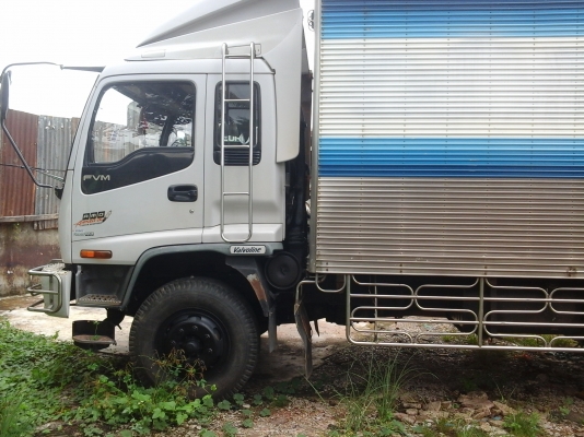 ขายรถตู้10ล้อ ISUZU DECA