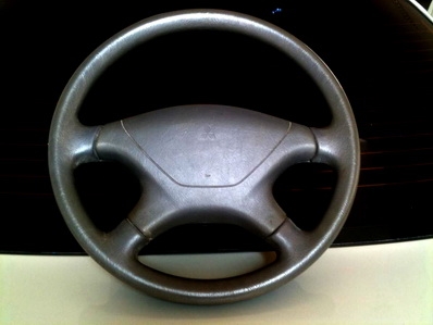 พวงมาลัย New Lancer สภาพสวยไม่ขาดไม่ลอกไม่ย่น สภาพเหมือนใหม่ครับ ส่ง ปณ ได้