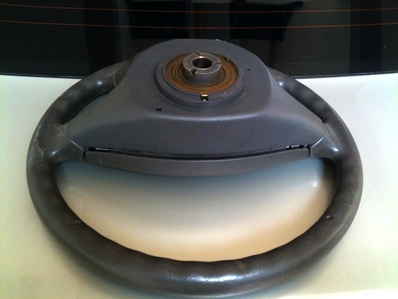 พวงมาลัย New Lancer สภาพสวยไม่ขาดไม่ลอกไม่ย่น สภาพเหมือนใหม่ครับ ส่ง ปณ ได้ พวงมาลัย New Lancer สภาพสวยไม่ขาดไม่ลอกไม่ย่น สภาพเหมือนใหม่ครับ ส่ง ปณ ได้