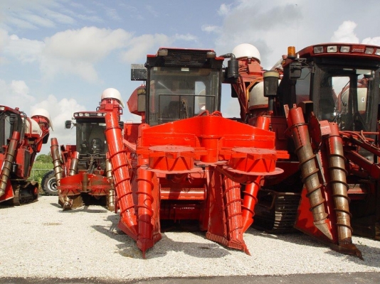 รถตัดอ้อย ออสทอฟ 1993 ราคา 3.5 ล้าน รถตัดอ้อย ออสทอฟ 1993 ราคา 3.5 ล้าน