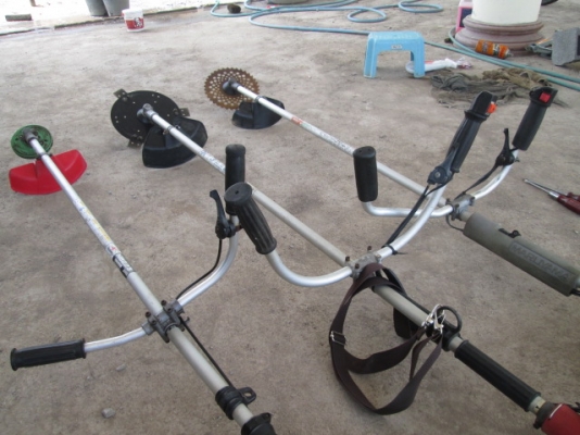 เครื่องตัดหญ้าสะพายบ่า