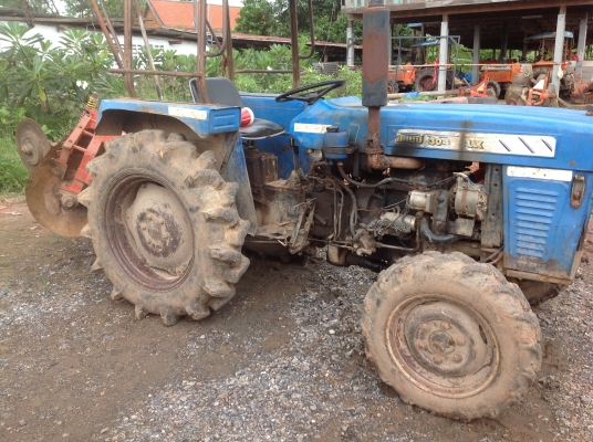 ปัญญาแทรคเตอร์มาแล้ว...จัดมาให้ครับ แชมป์ 304 SLX  4WD พร้อมผาน 5 ตามสภาพครับ