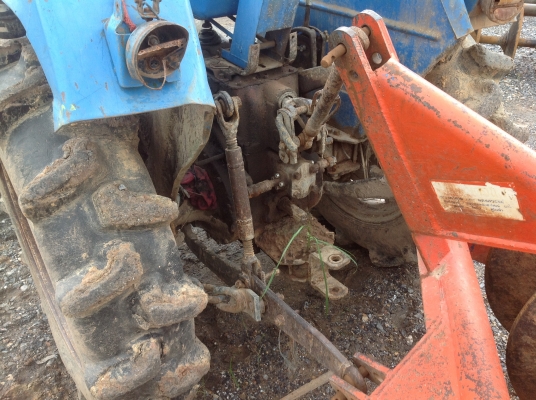 ปัญญาแทรคเตอร์มาแล้ว...จัดมาให้ครับ แชมป์ 304 SLX  4WD พร้อมผาน 5 ตามสภาพครับ