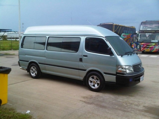รถตู้หลังคาสูง ปี 2004