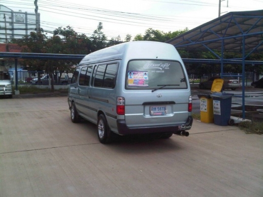 รถตู้หลังคาสูง ปี 2004