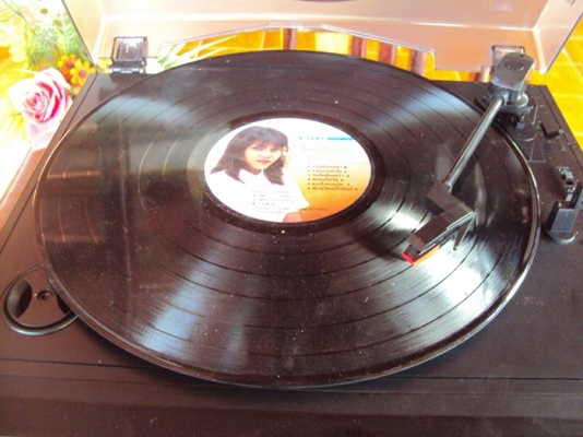 ขายชุดเครื่องเล่นวิทยุ-แผ่นเสียง SPECTUM ขายชุดเครื่องเล่นวิทยุ-แผ่นเสียง SPECTUM