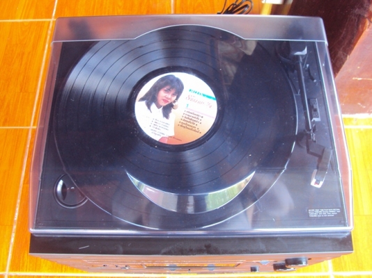 ขายชุดเครื่องเล่นวิทยุ-แผ่นเสียง SPECTUM ขายชุดเครื่องเล่นวิทยุ-แผ่นเสียง SPECTUM