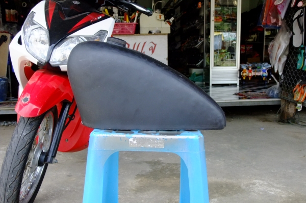 ขายถังน้ำมันทรงสปอร์ตเตอร์ และหน้ากากสตั้นครับ