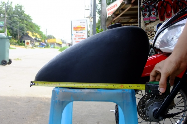 ขายถังน้ำมันทรงสปอร์ตเตอร์ และหน้ากากสตั้นครับ