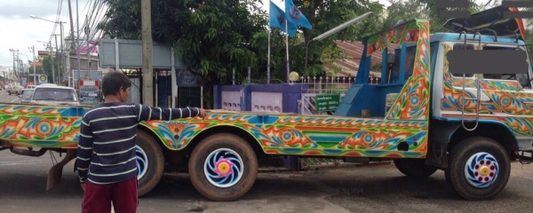 HINO F17 - 168 HP EH700 รถหางปลาสิบล้อ 2 เพลา แล็ปลายอย่างสวยทั้งคัน ใช้ลากรถ SK-200 ได้ครับ เครื่องแน่นแรงดี หัวเก๋งบางเดิมๆภายในเก๋งคอนโซลสวยครบ พวงมาลัยเพาเวอร์ ระบบเบรคทริ๊ปฟี้ ช่วงล่างคัชซีไม่มีบวม ยางสภาพดี 10 เส้นประมาณ 70\% พร้อมใช้งานได้เลย เอกสาร