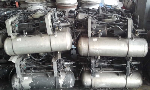 หม้อลมเบรค ISUZU GIGA 3 - 4 ลูกยิง 2 ถัง