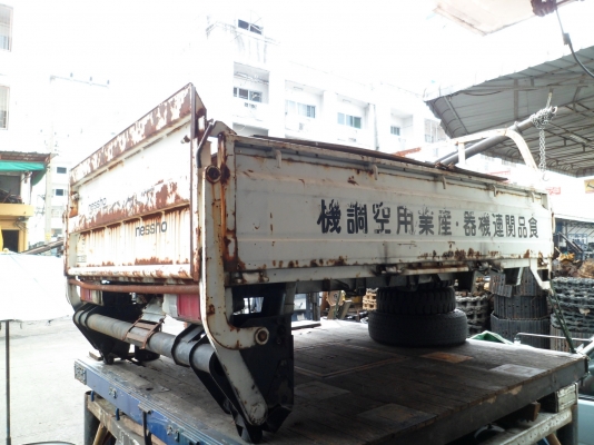 ขายกะบะลอยพร้อมลิฟต์ท้าย