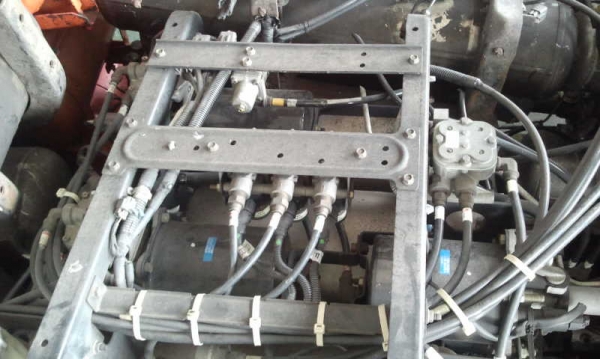 หม้อลมเบรค NISSAN (UD) 3 - 4 ลูกยิง 2 ถัง