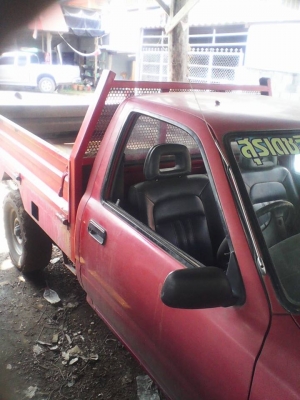 ขาย toyota ติดดั้มสีแดง