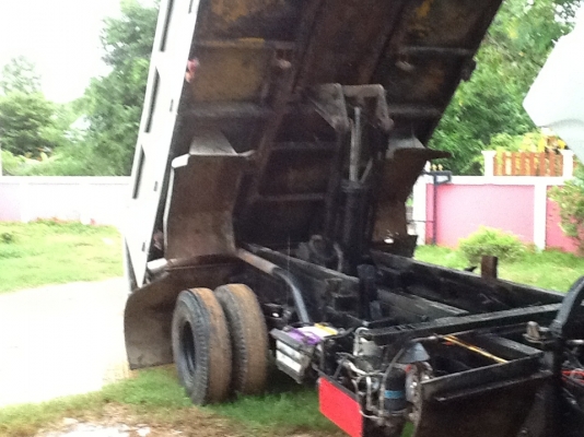 ขายหกล้อดั้มเครื่อง120แรงปี40รถห้างแท้ๆดั้มสามมิตรแอร์เย็นพร้อมใช้งานคับ