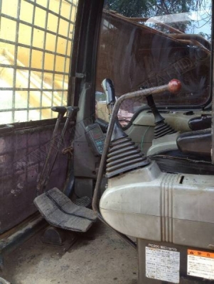 แบคโฮ KOMATSU PC200-6 แบคโฮ KOMATSU PC200-6