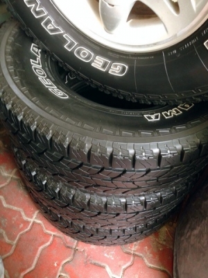 ขายยาง  31  AT  พร้อมล้อ.......... สวยๆเชิญครับ