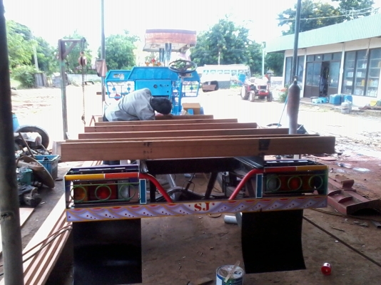 ขายอีแต๋น/พร้อมเครื่อง/กระบะเหล็ก/พื้นไม้ โทร 081-0745778(เสร็จแล้วจ้าใครติดตามอยู่มาทดลองขับได้)