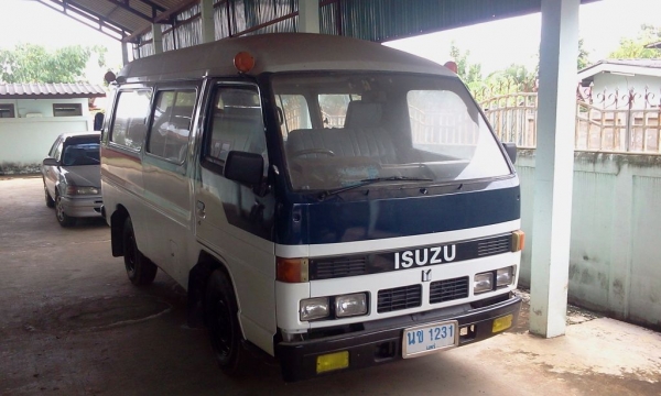 ขายด่วน95000... รถตู้ Isuzu Buddy หลังคาสูงปี96 สวยมากๆ พาวเวอร์ แอร์ เครื่อง2.5ฝาทองฟิตจัด(รถยังอยู่ที่จ.แพร่)