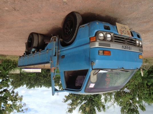 Isuzu หกลัอสั้นTL กระบะยาว 3.2เมตร รถห้างแท้ เครื่อง 85 แรง กระบะไม้ ขับดี เครื่องดี กำลังดีมาก ซัซซี่สวยๆ เดิมๆ ภายในเดิมๆ ขายตามสภาพ 180,000