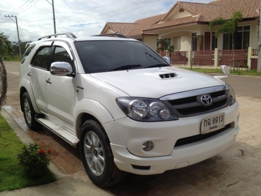 ขายรถยนต์นั่ง TOYOTA  รุ่น FORTUNER