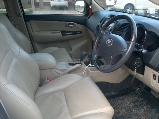 ขายรถยนต์นั่ง TOYOTA  รุ่น FORTUNER