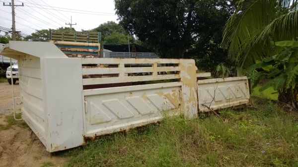 กระบะสามมิตรพร้อมดั้ม   สำหรับสิบล้อฮีโน่