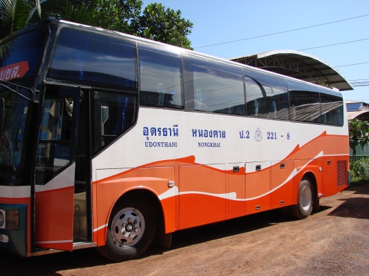 ขายรถปรับอากาศ  30 ที่นั่งราคา450000 เหมาหมด 3 คันๆ 400000บาท