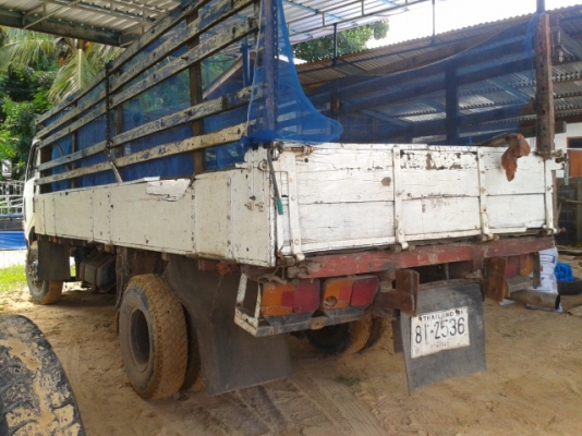 ขายหกล้อ IHNO117แรงยาว5.50เมตร สภาพเหมาะสำหรับต่อดั้มหรือติดเครน ช้วงล่างใหญ่ Fน้าFหลัง เกียร์ร็อก6เกียร์ครับ